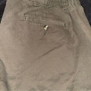 NWT Men's Casual Shorts size 42 in Olive Green Summer Travel